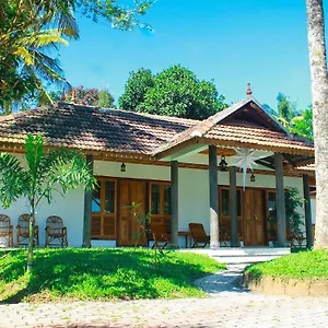 Bed & Breakfast Court