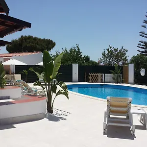 https://villa-oura-beach.hotelaalgarve.com